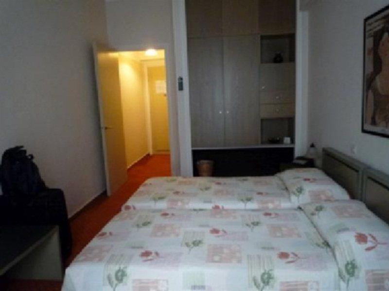 אתונה Adrian Hotel מראה חיצוני תמונה