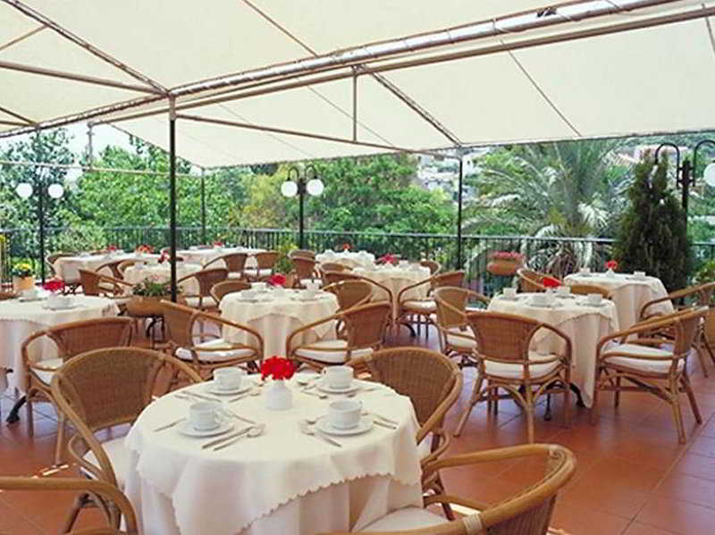 אתונה Adrian Hotel מראה חיצוני תמונה